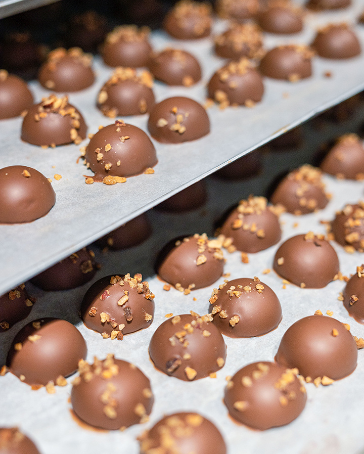 NOUGATKRISP belgisk choklad (8 st) i gruppen PRODUKTER / SWEET SNACKS hos MR CAKE (450033)